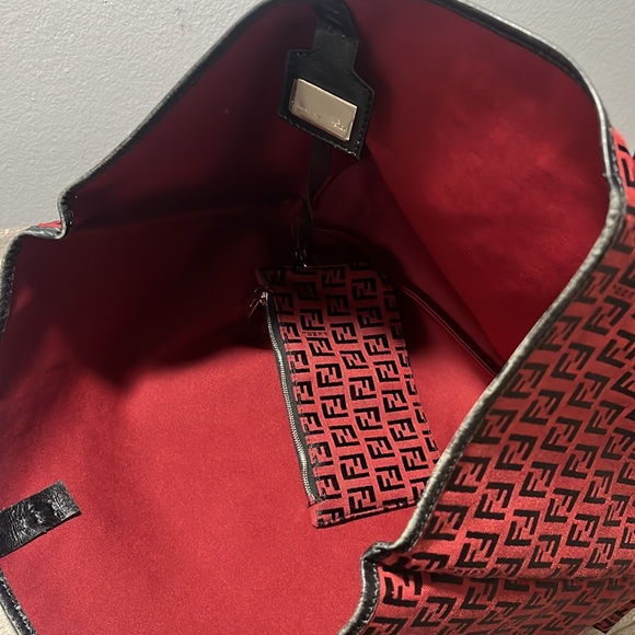 FENDI Red Logo Tote Bag with pouch - Picture 6 of 12